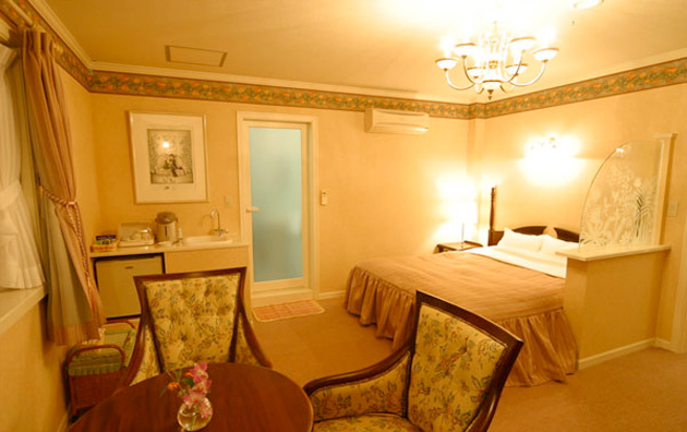 room1.jpg